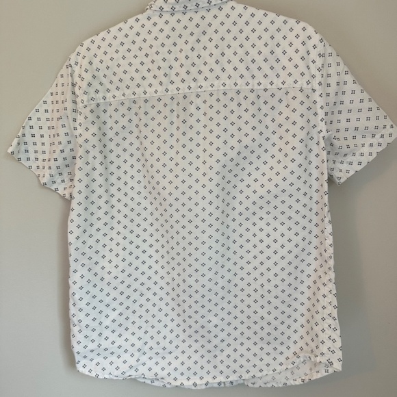 Abercrombie Kids Linen-Blend Icon Shirt – Size 5/6 – White with Dark Grey Design - Picture 2 of 5